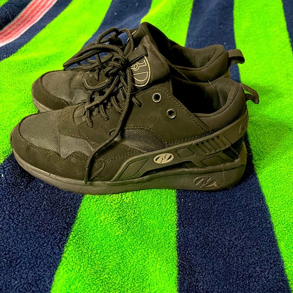 Heelys Other - Black Heely’s big boys size 5